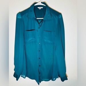 Candie’s lightweight blouse